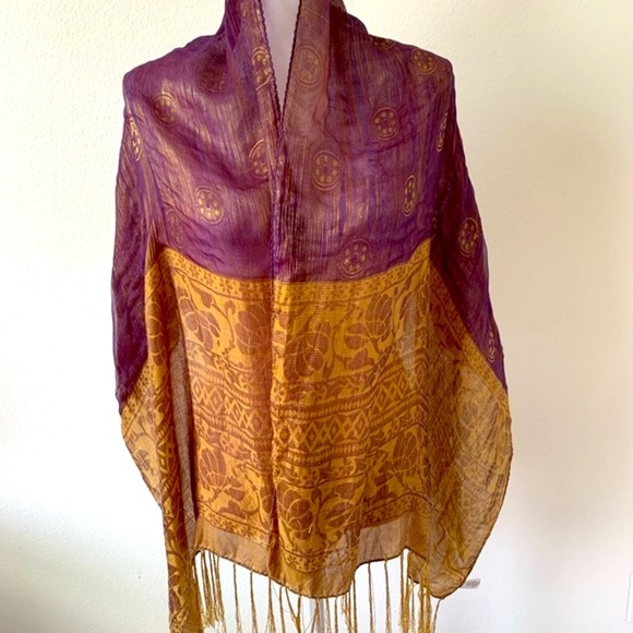 Accessories - Elegant Purple and Gold Women's Scarf